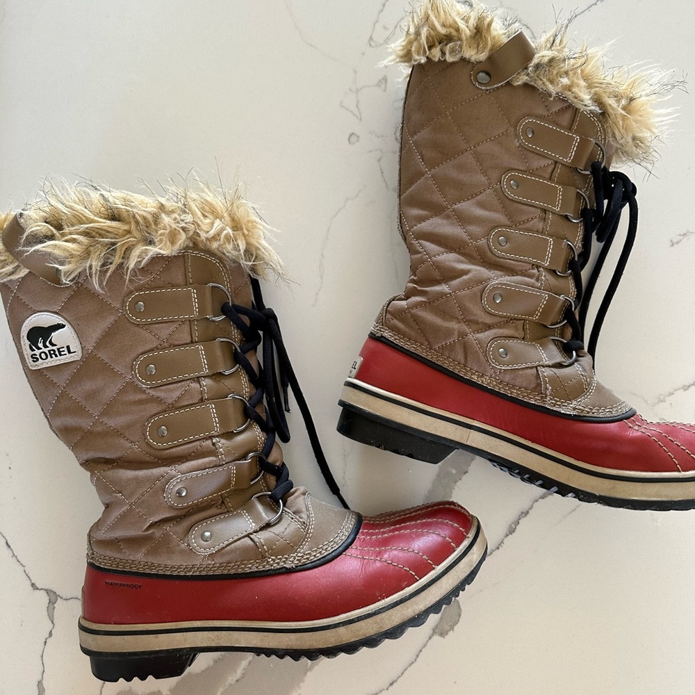 sorel women’s boots size 8